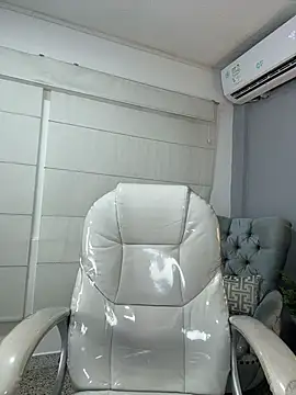 Snapshot of AnnaJaimes chatting on 05-28-26, 12:29 AnnaJaimes online show from 05-28-26, 12:29