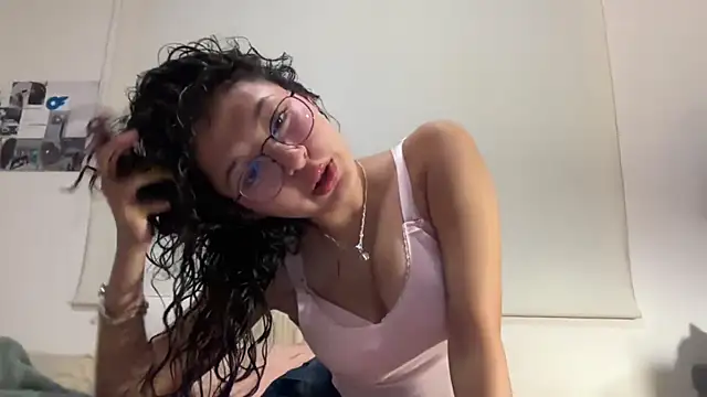 Alicatcua  online show from 03-21-26, 02:02