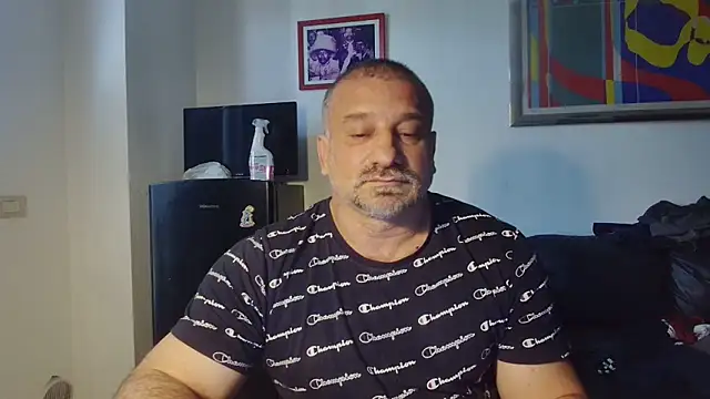 Snapshot of Mauro7788 chatting on 05-10-26, 10:41 Mauro7788 online show from 05-10-26, 10:41