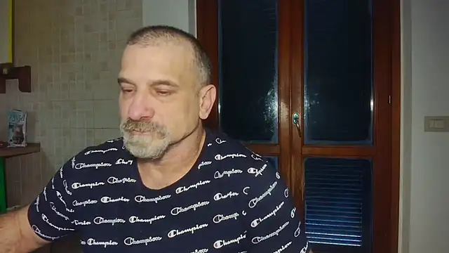 Snapshot of Mauro7788 chatting on 12-19-25, 12:07 Mauro7788 online show from 12-19-25, 12:07