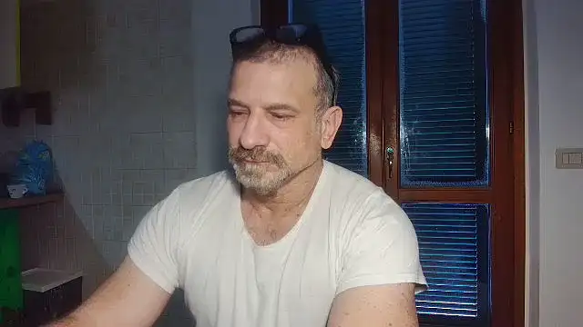 Snapshot of Mauro7788 chatting on 11-30-25, 07:42 Mauro7788 online show from 11-30-25, 07:42