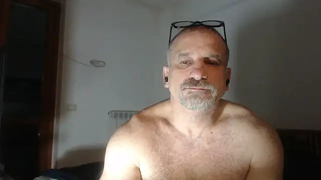 Snapshot of Mauro7788 chatting on 12-20-25, 12:35 Mauro7788 online show from 12-20-25, 12:35