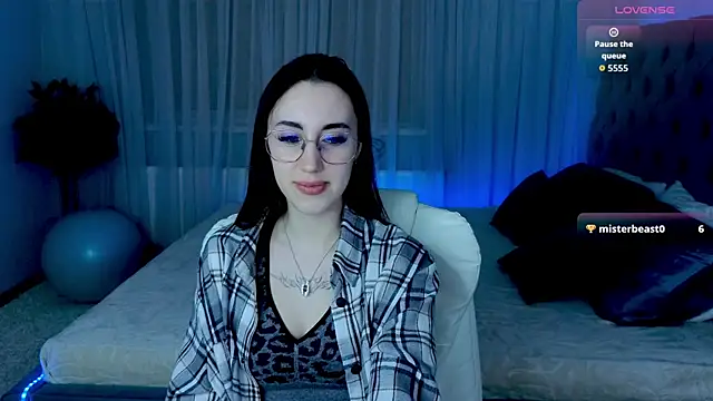 Miss  Linn online show from 12-04-25, 01:32