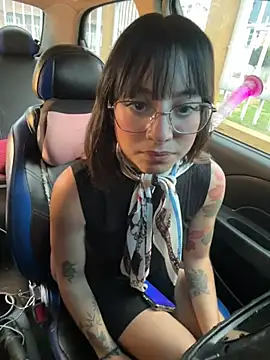 Snapshot of Mia_fiire chatting on 11-29-25, 07:47 Mia fiire online show from 11-29-25, 07:47