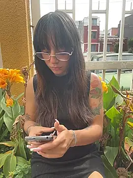 Mia fiire online show from 12-19-25, 07:16