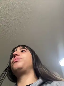 Mia fiire online show from 03-20-26, 01:01