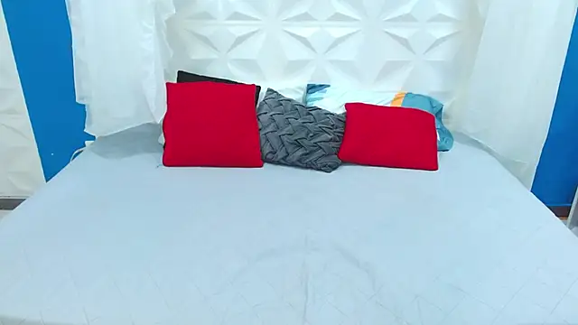 Snapshot of zahira1 chatting on 11-29-25, 03:23 zahira1 online show from 11-29-25, 03:23