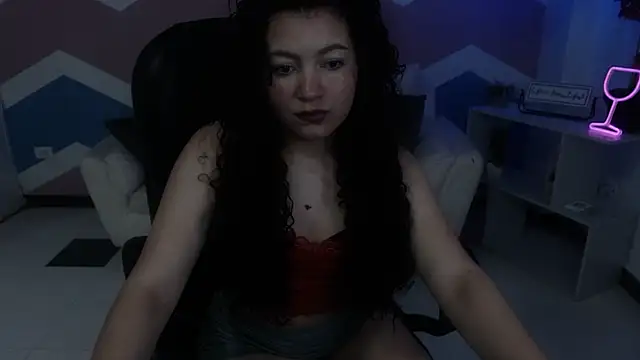 Snapshot of zahira1 chatting on 11-30-25, 05:36 zahira1 online show from 11-30-25, 05:36