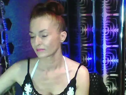 Snapshot of Soniakiss chatting on 12-16-25, 02:54 Soniakiss online show from 12-16-25, 02:54