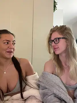 RosieLovexoxx online show from 01-09-26, 06:15