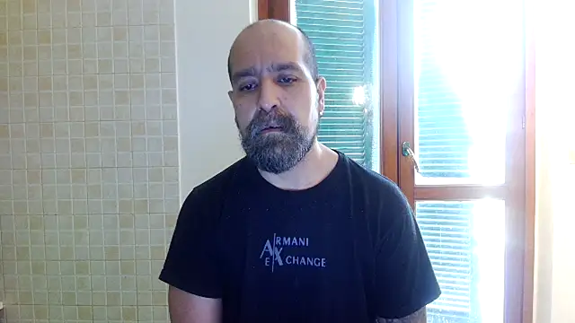 Snapshot of AMIRDIB2025 chatting on 04-28-26, 02:43 AMIRDIB2025 online show from 04-28-26, 02:43