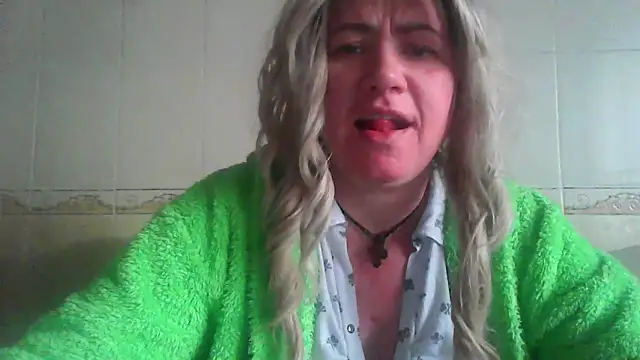 ClaireShannon online show from 12-18-25, 01:15