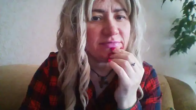 ClaireShannon online show from 01-15-26, 01:14