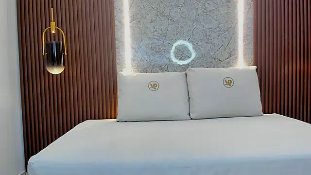 Snapshot of evony_becker_ chatting on 12-04-25, 10:36 evony becker online show from 12-04-25, 10:36