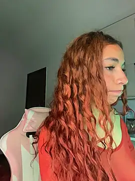 Snapshot of PrettyChloe_ chatting on 05-19-26, 01:56 PrettyChloe online show from 05-19-26, 01:56