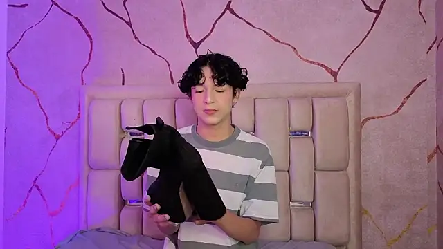 SthepanodiMonaco online show from 02-24-26, 08:53