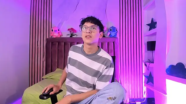 SthepanodiMonaco online show from 12-05-25, 07:23