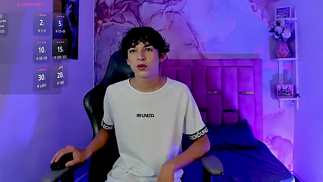 SthepanodiMonaco online show from 02-06-26, 08:49