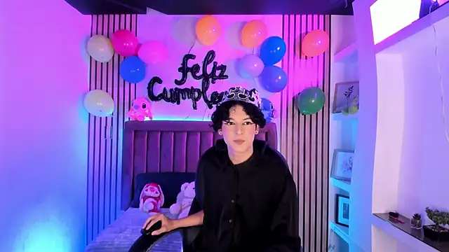 SthepanodiMonaco online show from 04-10-26, 03:13