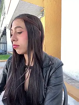 MiaScott Pink online show from 12-15-25, 02:34