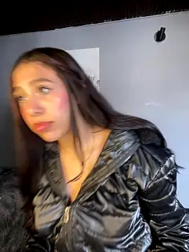 MiaScott Pink online show from 12-04-25, 02:27