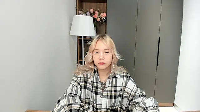 AunclreaVache online show from 11-30-25, 10:49