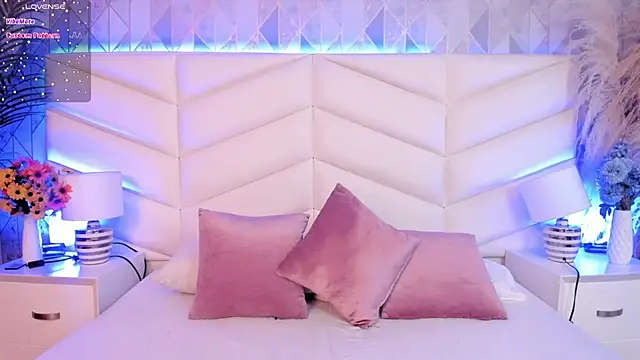 Lizzi Hotman  online show from 03-06-26, 08:37