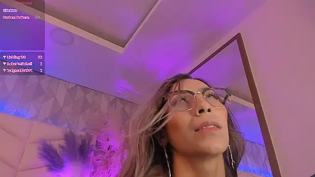 Lizzi Hotman  online show from 04-16-26, 09:39