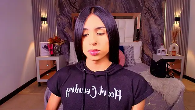 Snapshot of Caroline_foster1 chatting on 12-22-25, 11:43 Caroline foster1 online show from 12-22-25, 11:43