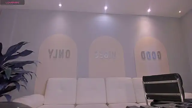 LisaFlowers  online show from 03-17-26, 11:24