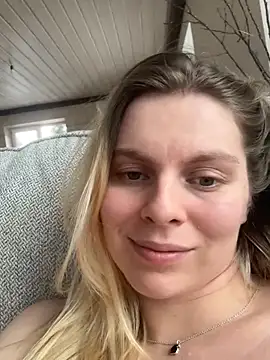 Snapshot of d0uble_trouble chatting on 02-06-26, 11:06 d0uble trouble online show from 02-06-26, 11:06