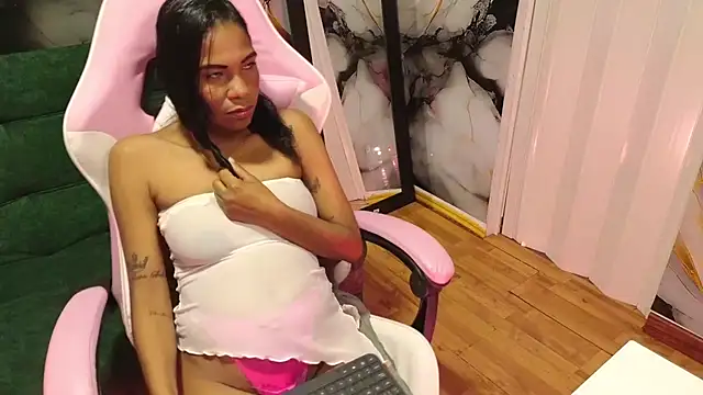 Snapshot of _Caroline34 chatting on 01-07-26, 10:53 Caroline34 online show from 01-07-26, 10:53