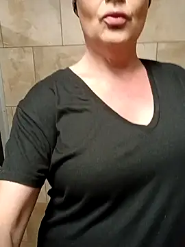 Snapshot of Mona_The_MILF chatting on 07-01-26, 06:14 Mona The MILF online show from 07-01-26, 06:14