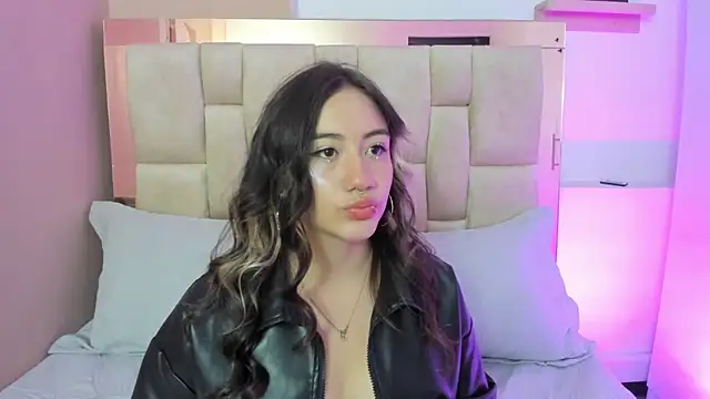 Nana  S online show from 12-20-25, 03:20