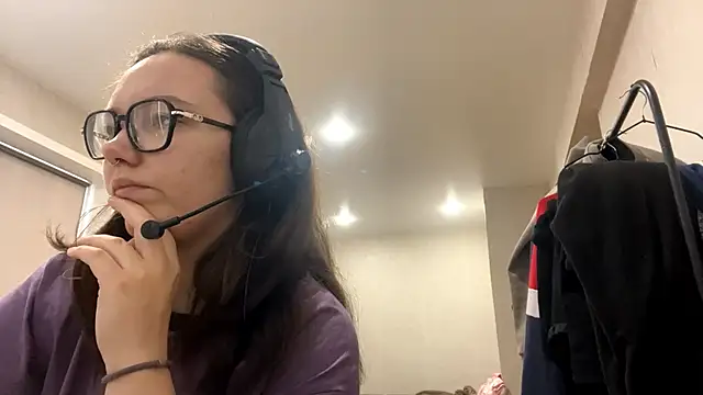 KerriMcbreen online show from 12-05-25, 04:22