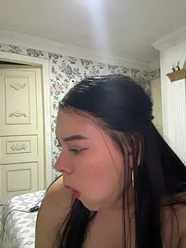Snapshot of sweet_ruby_ chatting on 05-17-26, 12:10 sweet ruby online show from 05-17-26, 12:10
