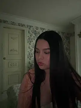 Snapshot of sweet_ruby_ chatting on 05-08-26, 01:53 sweet ruby online show from 05-08-26, 01:53