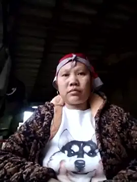 Snapshot of LeoPet2x chatting on 01-08-26, 10:32 LeoPet2x online show from 01-08-26, 10:32