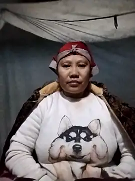 Snapshot of LeoPet2x chatting on 01-10-26, 05:30 LeoPet2x online show from 01-10-26, 05:30