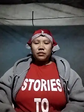 Snapshot of LeoPet2x chatting on 12-18-25, 10:41 LeoPet2x online show from 12-18-25, 10:41