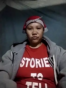 Snapshot of LeoPet2x chatting on 12-18-25, 10:46 LeoPet2x online show from 12-18-25, 10:46