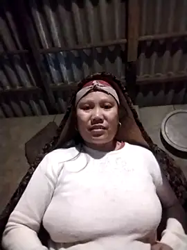 Snapshot of LeoPet2x chatting on 01-13-26, 04:00 LeoPet2x online show from 01-13-26, 04:00