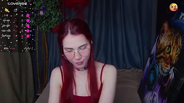 Emily Kente online show from 12-22-25, 01:06