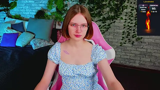 Snapshot of Mia_Mooore chatting on 02-01-26, 01:31 Mia Mooore online show from 02-01-26, 01:31