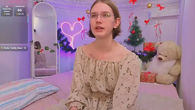 Mia Mooore online show from 01-07-26, 01:49