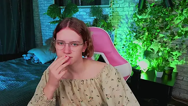 Snapshot of Mia_Mooore chatting on 02-20-26, 01:24 Mia Mooore online show from 02-20-26, 01:24