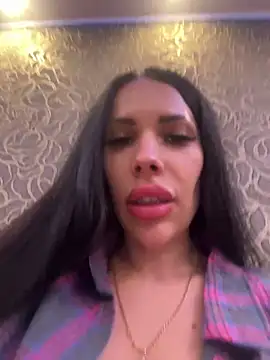 Snapshot of Sweet_little_gir chatting on 01-14-26, 08:34 Sweet little gir online show from 01-14-26, 08:34