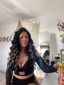 Snapshot of Lolaxox_ chatting on 02-22-26, 12:29 Lolaxox online show from 02-22-26, 12:29