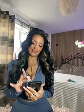 Snapshot of Lolaxox_ chatting on 02-10-26, 11:20 Lolaxox online show from 02-10-26, 11:20