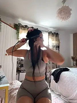 Snapshot of Lolaxox_ chatting on 03-03-26, 01:29 Lolaxox online show from 03-03-26, 01:29